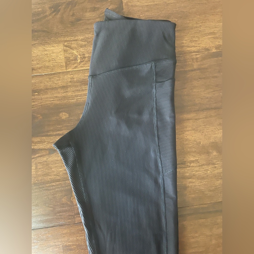 TWO FOR ONE Old Navy Active Powersoft High Rise Legging - size M, black